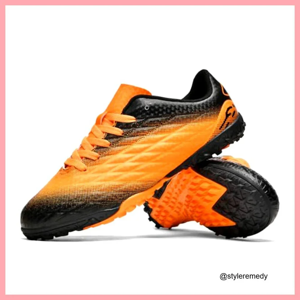 Faux Leather Indoor Soccer Shoes with Gum Rubber Sole for Futsal